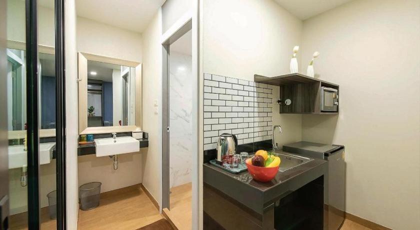 Metro Ratchada 36 Hotel 3*